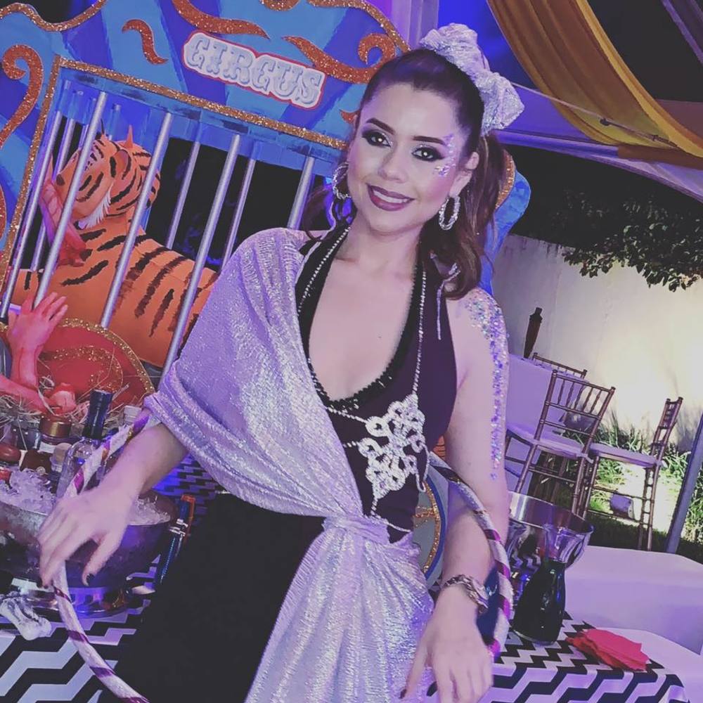 Meet your Posher, Gloria